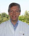 Henning <b>Ernst Adamek</b>. ist Direktor der Medizinischen Klinik 2 im Klinikum <b>...</b> - HAdamek_01