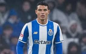 Jogo do Porto esquenta debate sobre Thiago Silva na Europa: 'Está na hora'