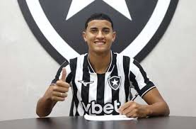 Botafogo renova com volante que chamou a atenção de Franclim Carvalho