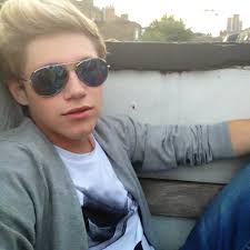 A LA SOMBRA DE LA LUNA - NIALL Y MELISSA - Página 17 Images?q=tbn:ANd9GcS5Ao_CvBN-8vYJ7t25DtxQEkniqu9ROcej6XOIL3UuKJxMWHdu