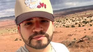 Influencer mexicano César Gastélum muere baleado durante transmisión en vivo