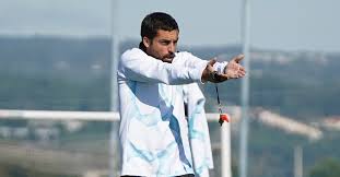 Nile John pode estrear já no jogo frente ao Vitória, diz Vasco Botelho