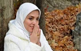 ژیلا صادقی:« مدیر شبکه 3 تلویزیون با حرکت دست به من گفت: «کار خودتو ساختی»