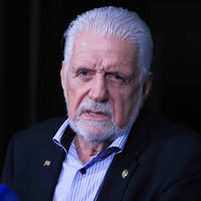 Jaques Wagner tentou vender terreno de R$ 15 milhões um dia após ser alvo da PF, mas cartório barrou