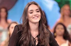 Resultado de imagem para fotos da Isabelle Drummond