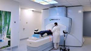 "On m'a volé mon choix" : soignés par radiothérapie pour vaincre leur cancer, des patients regrettent d'avoir été peu écoutés par les équipes médicales — franceinfo