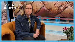 Väinö Karjalainen julkaisee ensimmäistä kertaa levyllisen omaa musiikkia | Videot