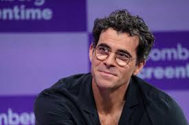 Instagram: ¡CEO exige 5 días en oficina, pero elimina reuniones inútiles!