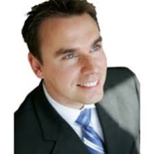 Brendon Burchard – The Man Who is Changing People&#39;s Lives - Brendon_Burchard_Looking_Up