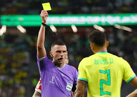 Árbitro da eliminação do Brasil em 2022 é cortado às vésperas de seu primeiro jogo nesta Copa