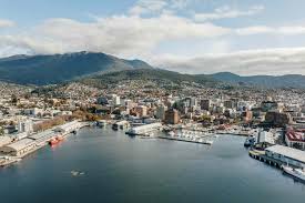 I Live in Australia and This Is Its Most Exciting Island City—With World-famous Oysters, Coastal Charm, and Ocean Views