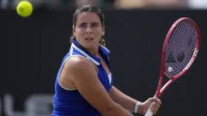 Grass Court Stakes: Emma Navarro and Marie Bouzkova Clash in Nottingham Final