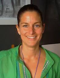 Ursula Peer ist TCM-Ernährungsberaterin und veranstaltet auch Seminare und Kochkurse zum Thema 5 Elemente-Küche. Das Spektrum ihrer Tätigkeit erstreckt sich ... - ursi-2