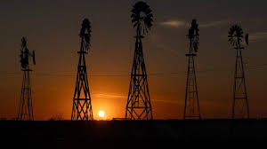 High Winds Cause Disruptions Across Central and Western US