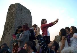 Résultat de recherche d'images pour "stonehenge celebration"
