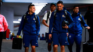 El ‘Piojo’ Alvarado 'tuneó' la inseparable bocina que lo acompaña en Chivas