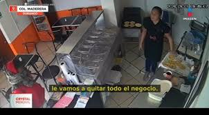 Mujer exige cobro de piso a un local de comida en Durango