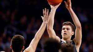 North Dakota Fighting Hawks Face Tough Road Challenge Against Hawaii Rainbow Warriors