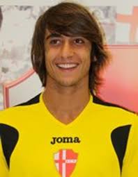 Lui è Mattia Perin, giovane promessa del calcio italiano che per la prima volta è stato chiamato per ... - mattia_perin-2