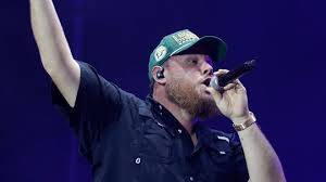 'Majestic': David Bakhtiari on Packers shotgunning beers with Luke Combs