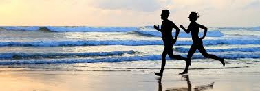 Resultado de imagen para corriendo a la orilla del mar