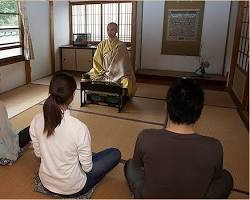 Image of 寺院での瞑想