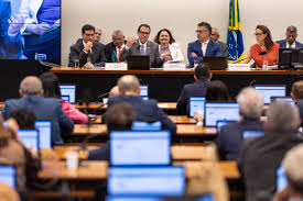 Fim da escala 6x1: oposição reúne mais de 100 assinaturas em emenda que prevê transição de dez anos e compensação para empregadores