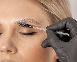Image of eyebrow lamination process