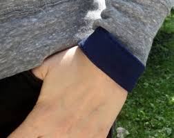 Résultat de recherche d'images pour "leather fitbit band"