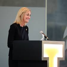 UI extends contract of Athletics Director Beth Goetz