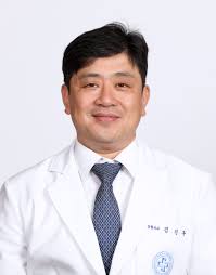 Jin Goo Kim, MD, PhD. Professor of Orthopaedic Surgery Chief of Sports medical center, Seoul Paik Hospital Inje University, Seoul, Korea - dr-kim