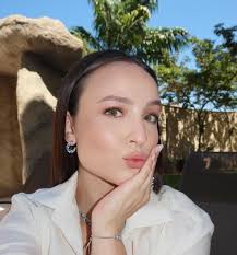 Larissa Manoela resgata fotos de sua viagem à Tailândia: ‘saudade’