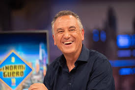 El refugio de Roberto Brasero a 30 minutos de Madrid: el pueblo entre pinos y lujo donde se esconde "el hombre del tiempo"