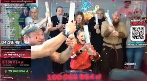 Niesamowita akcja podbija sieć. Youtuber Łatwogang zmobilizował całą Polskę