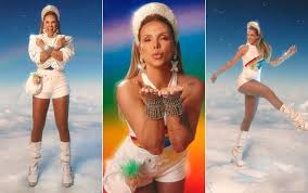 Carla Perez se despede e desfila pela última vez no trio 'Pipoca Doce' no carnaval de Salvador
