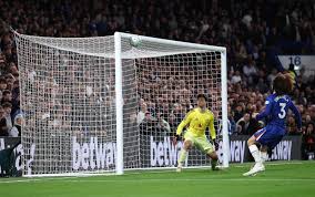 Senne Lammens en Manchester United ontsnappen opnieuw: Delap kopt bal tegen de lat