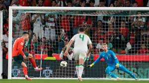 Portugal vence a Irlanda con gol agónico tras penal fallado por Cristiano