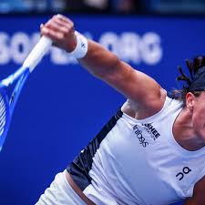US Open 2025: Day 5 Updates - Swiatek, Sinner, Osaka in Action