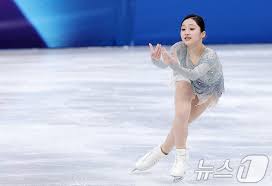 "I'm upset, but I'm only looking ahead." Shin Ji-ah overcomes the jump mistake and pledges to "free-turn." [the scene of Milan]