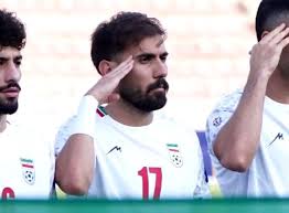 احمدی: ضربه روی ساق من می‌توانست اخراج داشته باشد