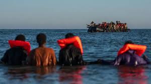 UK threatens to ban Eritreans over migrant return policy - BBC