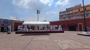 ¡Orgullo salmantino! Letras monumentales se tiñen del tricolor en honor a Roberto ‘Piojo’ en Salamanca