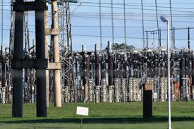 Edenor busca privatizar Transener: Manzano y Vila presentan oferta, Brito analiza competencia en el sector energético