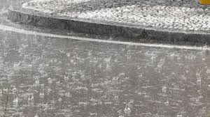 Inizio settimana sotto la minaccia degli acquazzoni: scatta l'allerta meteo