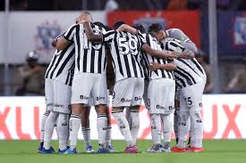 Terceiro melhor ataque e quarta pior defesa: Botafogo cedeu 13 pontos após sair na frente
