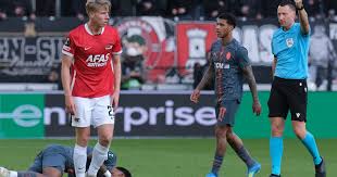 Conference League: le entraron con todo a Mateo Chávez en AZ Alkmaar vs. Shakhtar Donetsk y tuvo que ser reemplazado