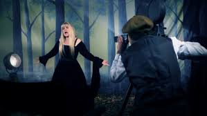 Résultat de recherche d'images pour "stevie nicks on a horse"