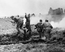 Image of German troops retreating during Operation Bagration