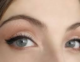 Resultado de imagen de delineado mitad del ojo