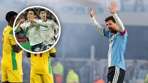 Lionel Messi escoge a Gilberto Mora como una de las estrellas a seguir en el futbol